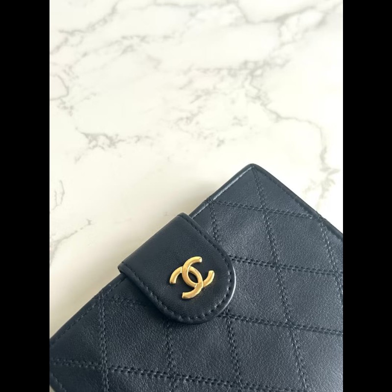 【LA LUNE】中古二手Chanel黑色小羊皮金扣皮革中短夾銀包小手袋-3