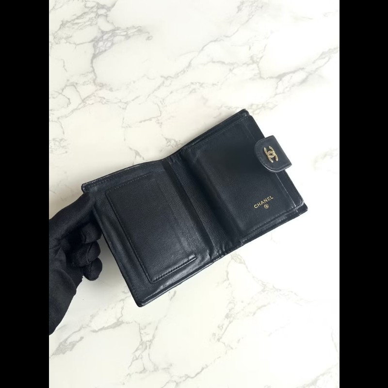 【LA LUNE】中古二手Chanel黑色小羊皮金扣皮革中短夾銀包小手袋-5