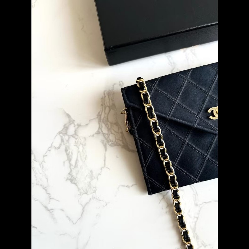 【LA LUNE】絕版中古包 Chanel 黑色絲絹水鑽斜背包 單肩包 錢包 側背包 中古-3