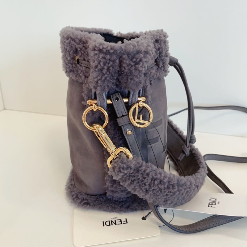 Fendi Bucket 毛毛水桶包 全新-9
