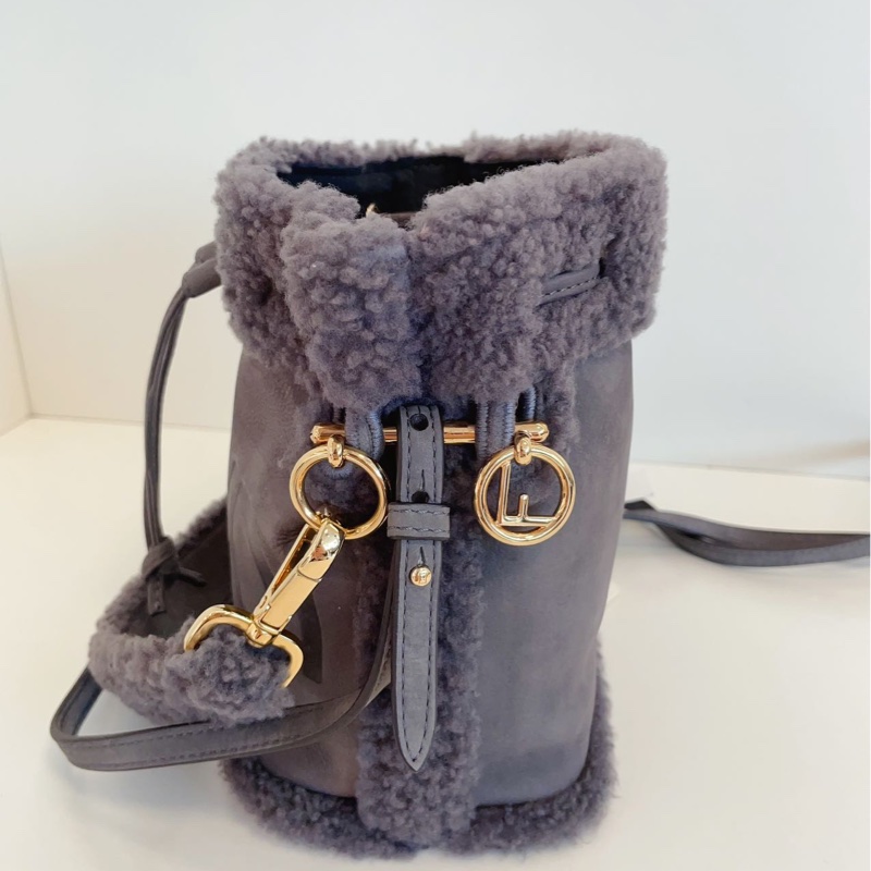 Fendi Bucket 毛毛水桶包 全新-10