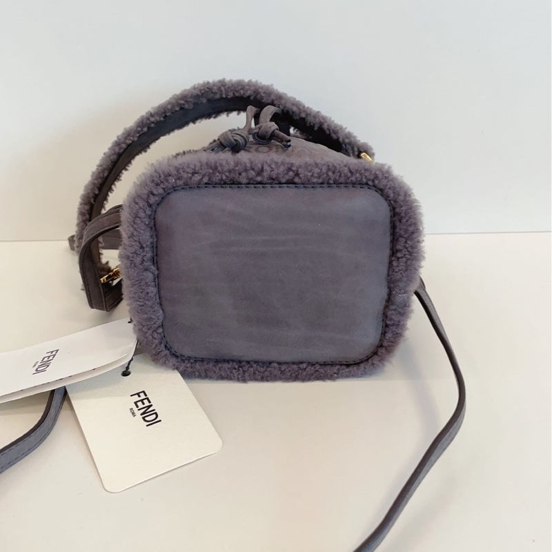Fendi Bucket 毛毛水桶包 全新-11