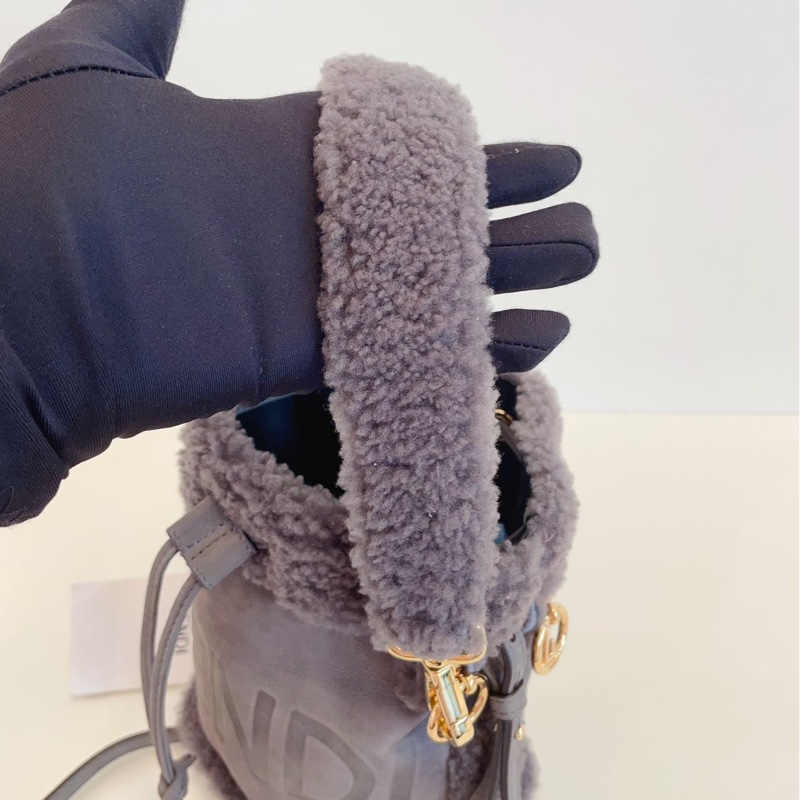 Fendi Bucket 毛毛水桶包 全新-12