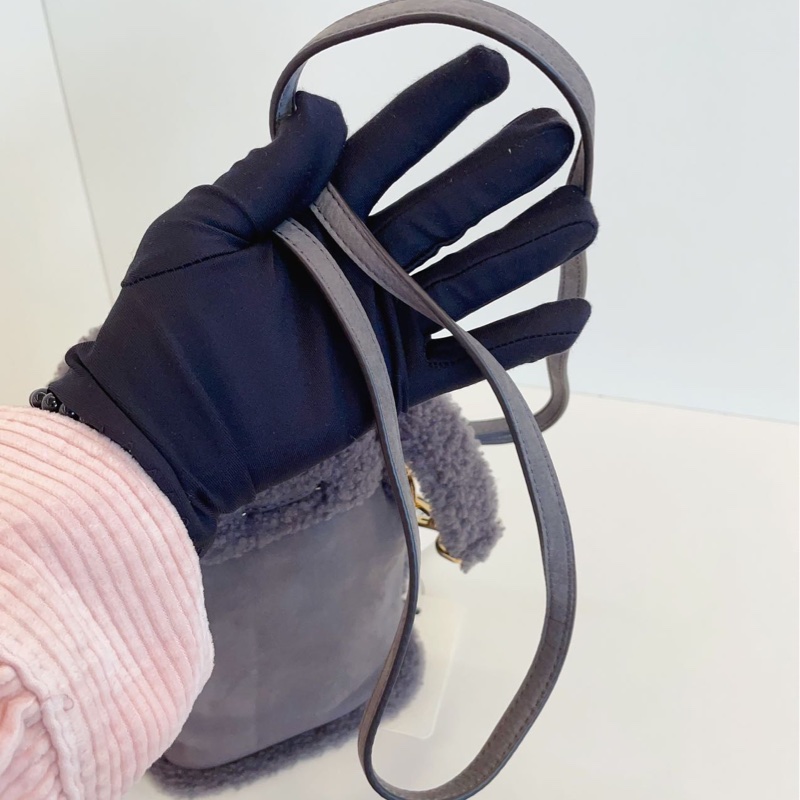 Fendi Bucket 毛毛水桶包 全新-15