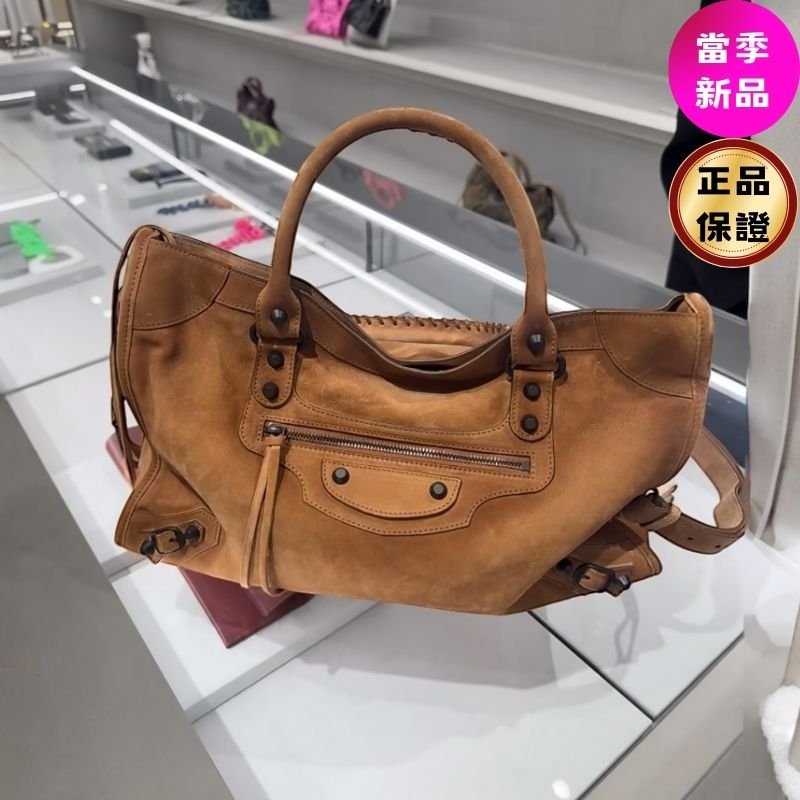 🎉新品好折扣✨Balenciaga 823058 Le City 麂皮中款機車包 焦糖色-0