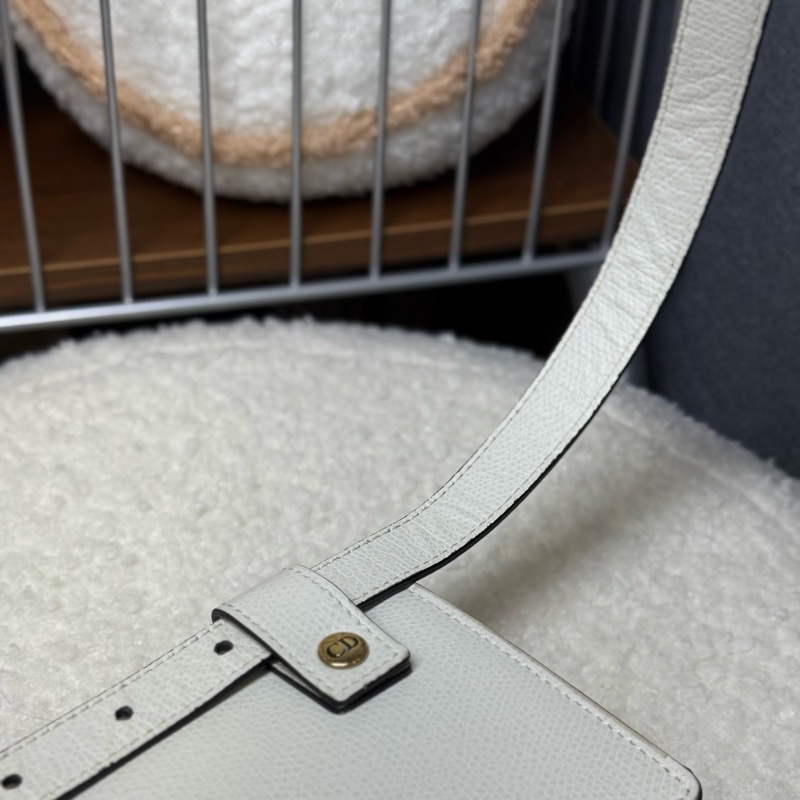 Dior全皮白色馬鞍腰包-11