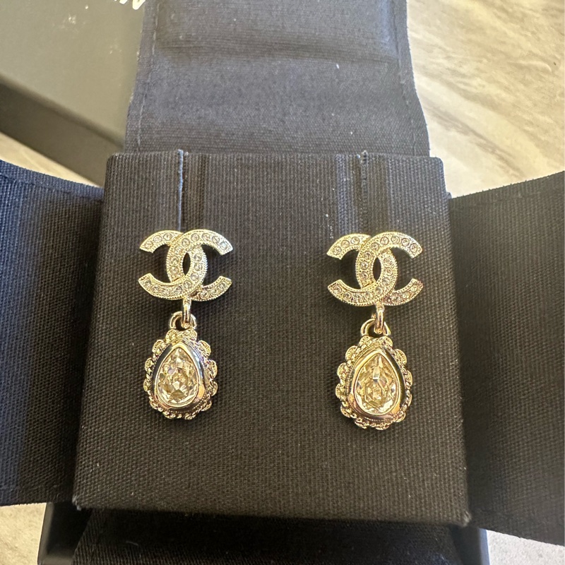 香奈兒Chanel 22k水鑽復古垂吊淡金色耳環-0