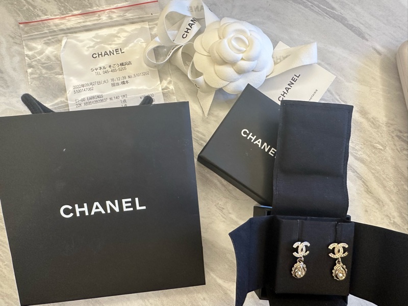 香奈兒Chanel 22k水鑽復古垂吊淡金色耳環-1