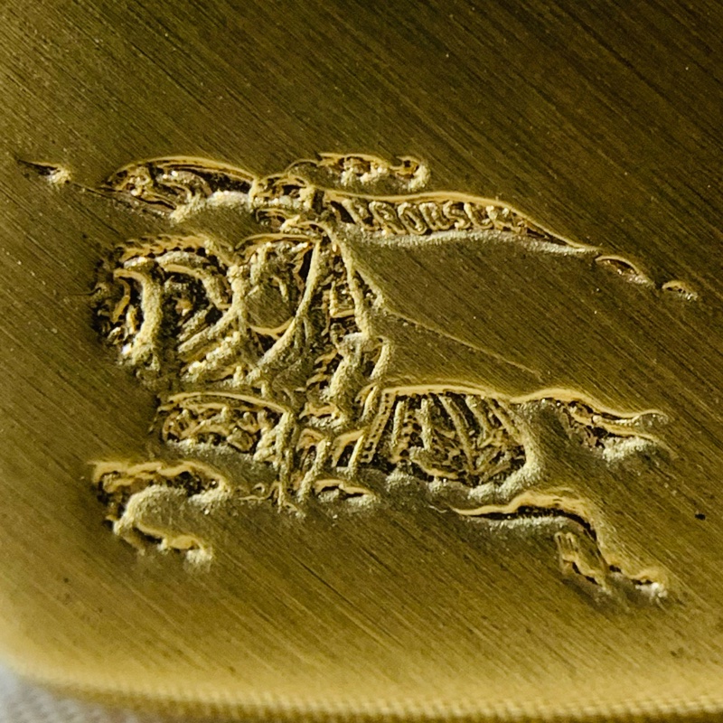 ‼️全台最甜 🎁全新未使用 Burberry 巴寶莉 2024 戰馬鐵牌黑窄皮帶（原價16500）-1