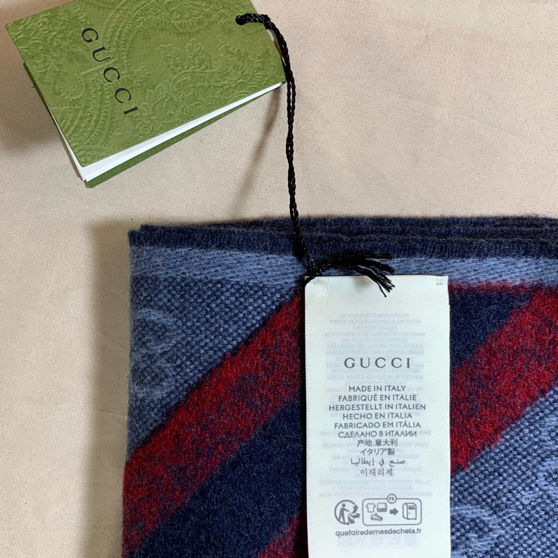 🎁全台最甜 全新含吊牌 Gucci 古馳 深藍雙色滿版logo 圍巾 披肩-7