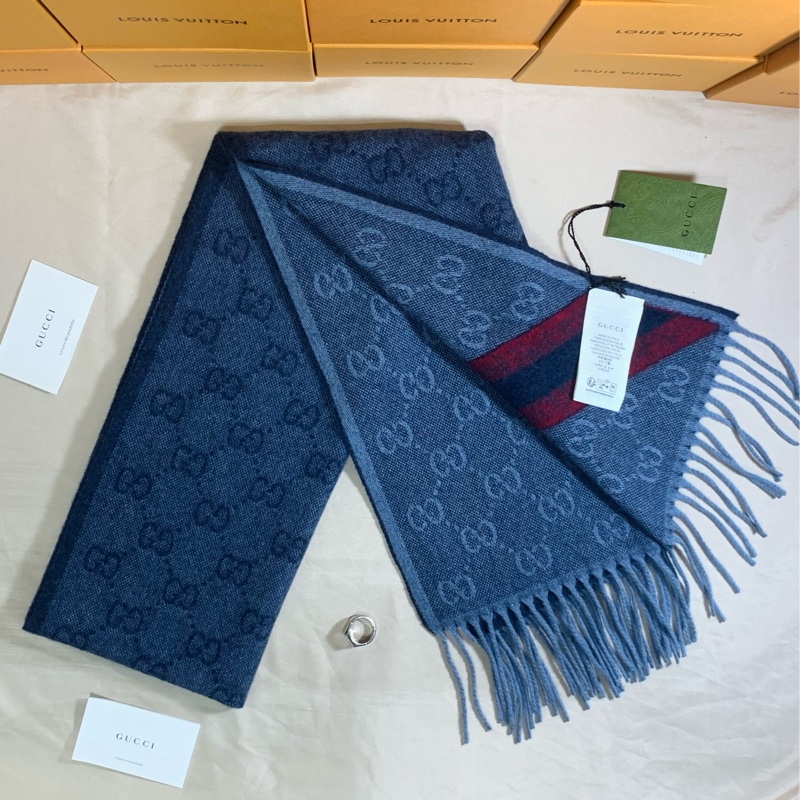 🎁全台最甜 全新含吊牌 Gucci 古馳 深藍雙色滿版logo 圍巾 披肩-1