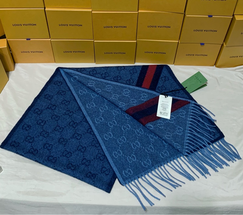 🎁全台最甜 全新含吊牌 Gucci 古馳 深藍雙色滿版logo 圍巾 披肩-2
