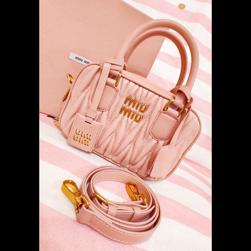 Miu Miu Aecadie matelasse 保齡球包-0