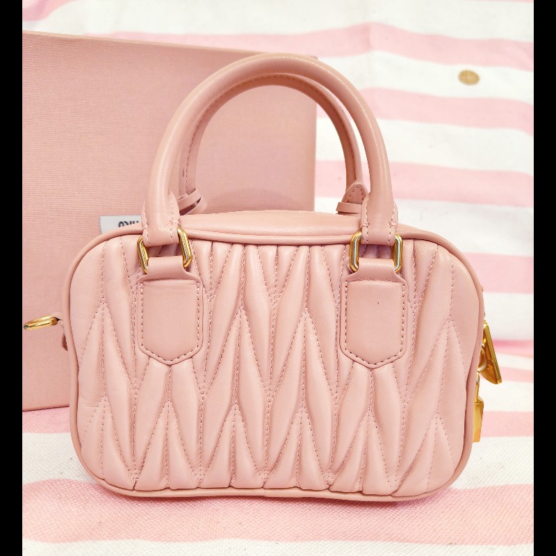 Miu Miu Aecadie matelasse 保齡球包-2