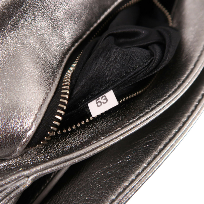 銀色 Matelasse皮革 肩背包【MIU MIU 繆繆】 5BD100-6