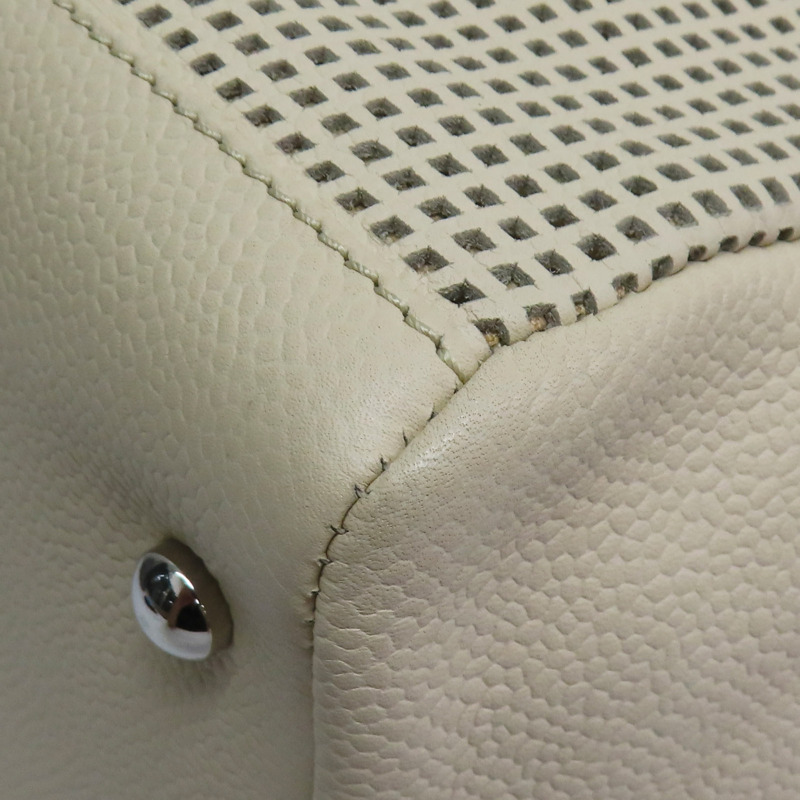 米色 縷空格紋 牛皮 手提包 銀扣 無卡【CHANEL 香奈兒】-11