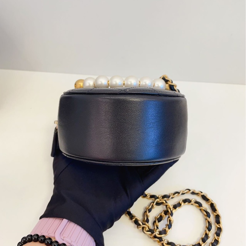 Chanel 2019 matelasse 珍珠小圓餅-6