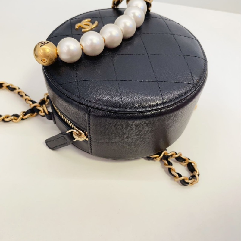 Chanel 2019 matelasse 珍珠小圓餅-8