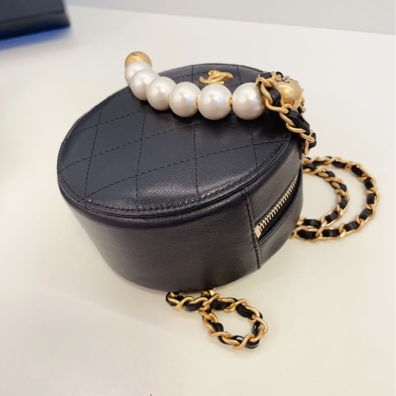 Chanel 2019 matelasse 珍珠小圓餅-12