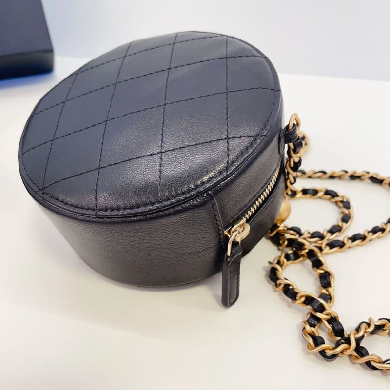 Chanel 2019 matelasse 珍珠小圓餅-14