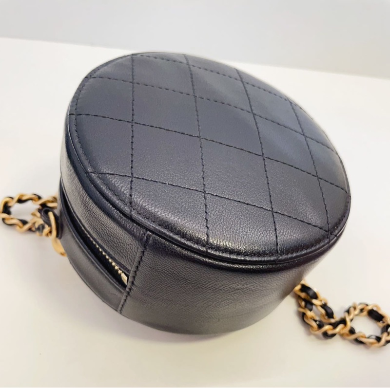 Chanel 2019 matelasse 珍珠小圓餅-15