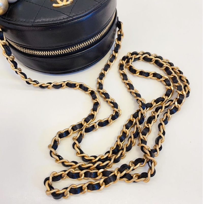 Chanel 2019 matelasse 珍珠小圓餅-17