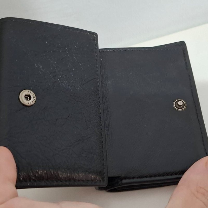 Balenciaga x Adidas 聯名三葉草三折短夾-6