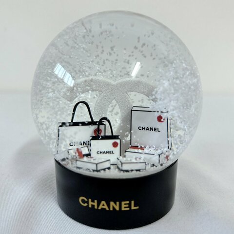 CHANEL 全新雙C水晶球