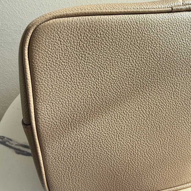 Lv斑鳩灰最美水桶包-9