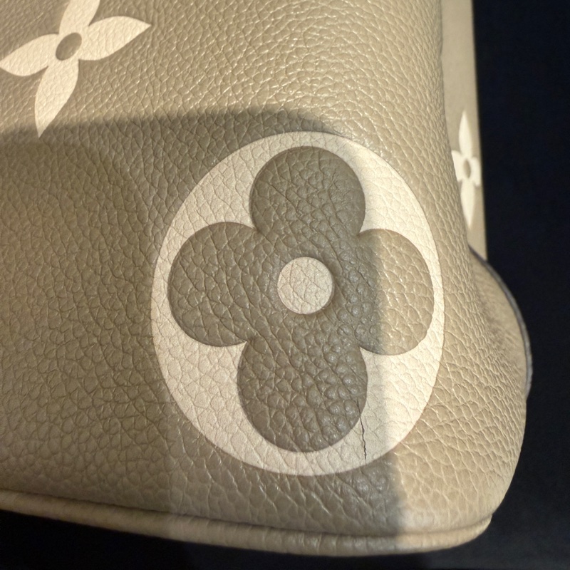 Lv斑鳩灰最美水桶包-10