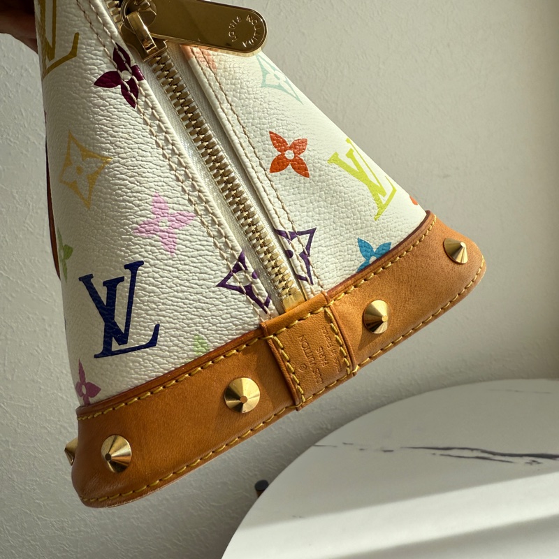 LV Alma 白彩貝殼包-11