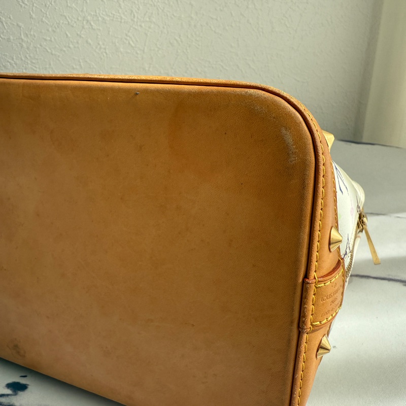 LV Alma 白彩貝殼包-16