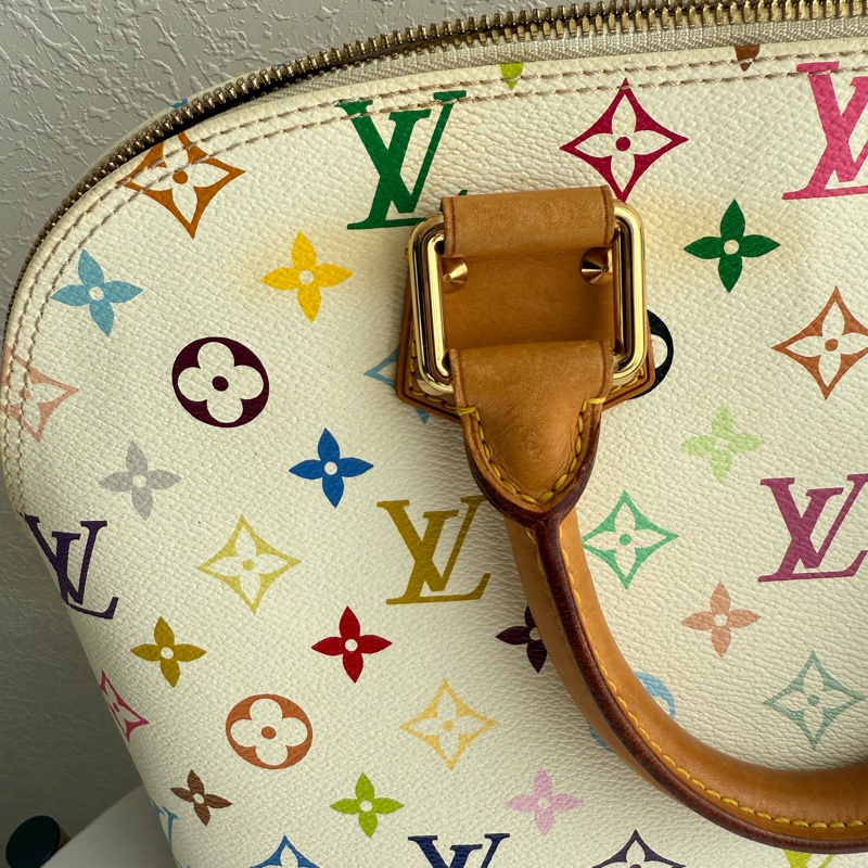 LV Alma 白彩貝殼包-19