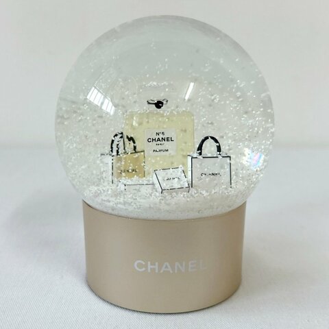 CHANEL 全新N°5香水白金水晶球