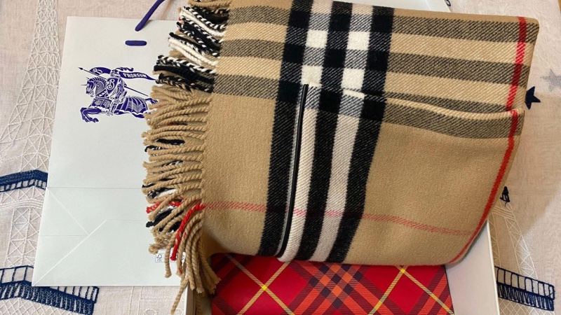 BURBERRY英國經典格紋披肩-2