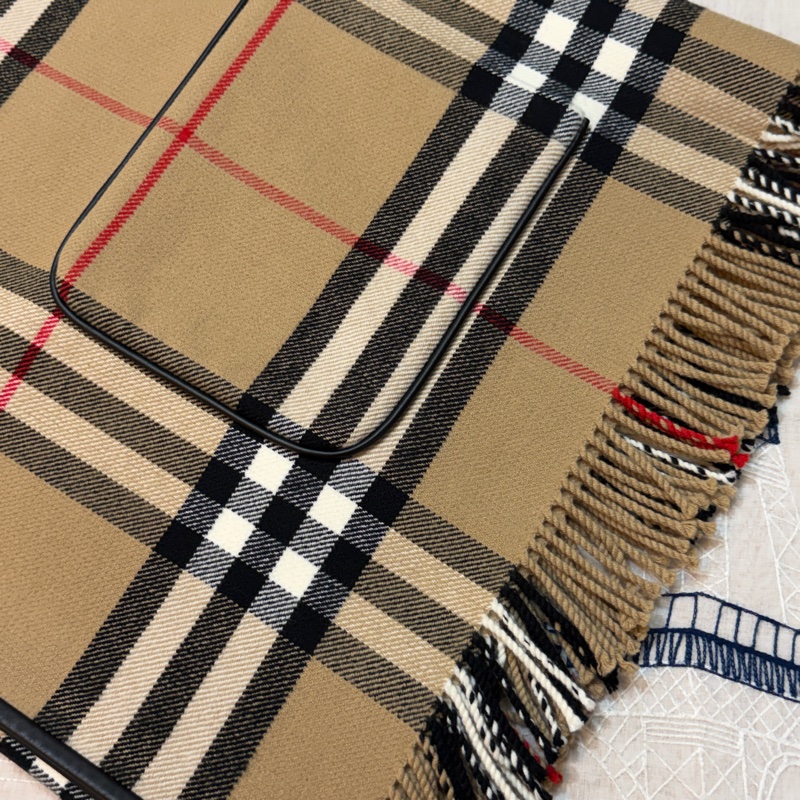 BURBERRY英國經典格紋披肩-4