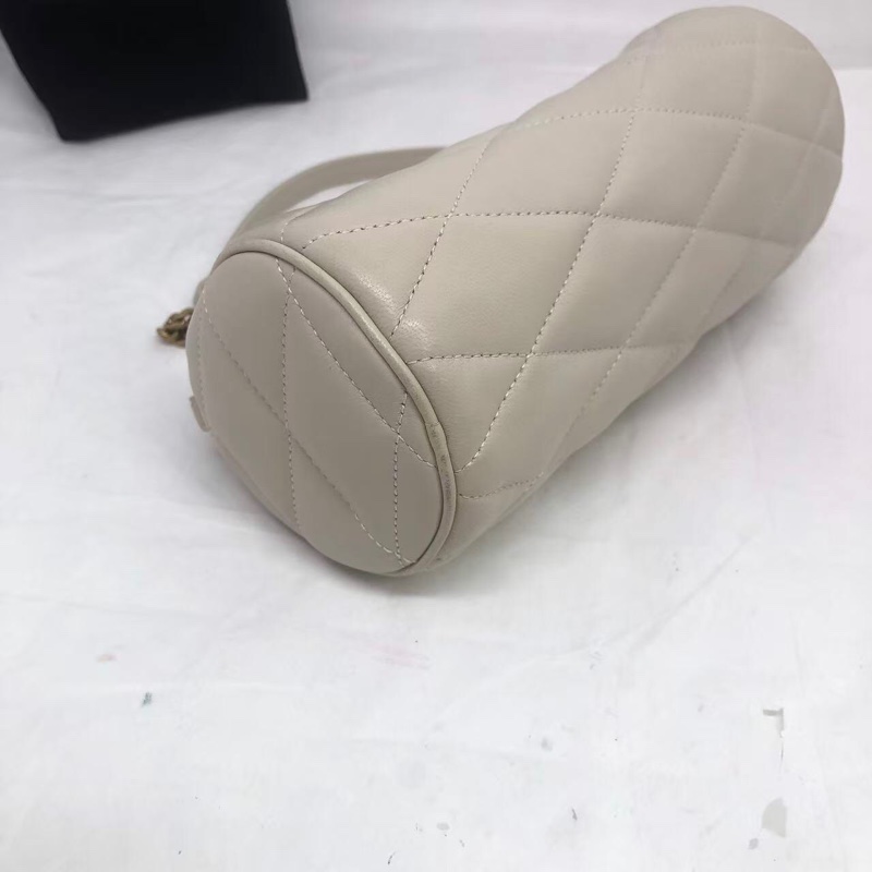 二手Ysl聖羅蘭白色羊皮sade圓桶包單肩包-4