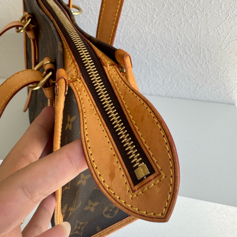 LV花紋雙小金球吊飾肩背包  少見特別款-11