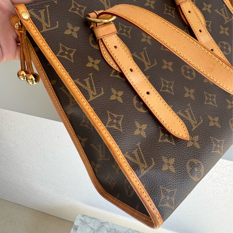 LV花紋雙小金球吊飾肩背包  少見特別款-12