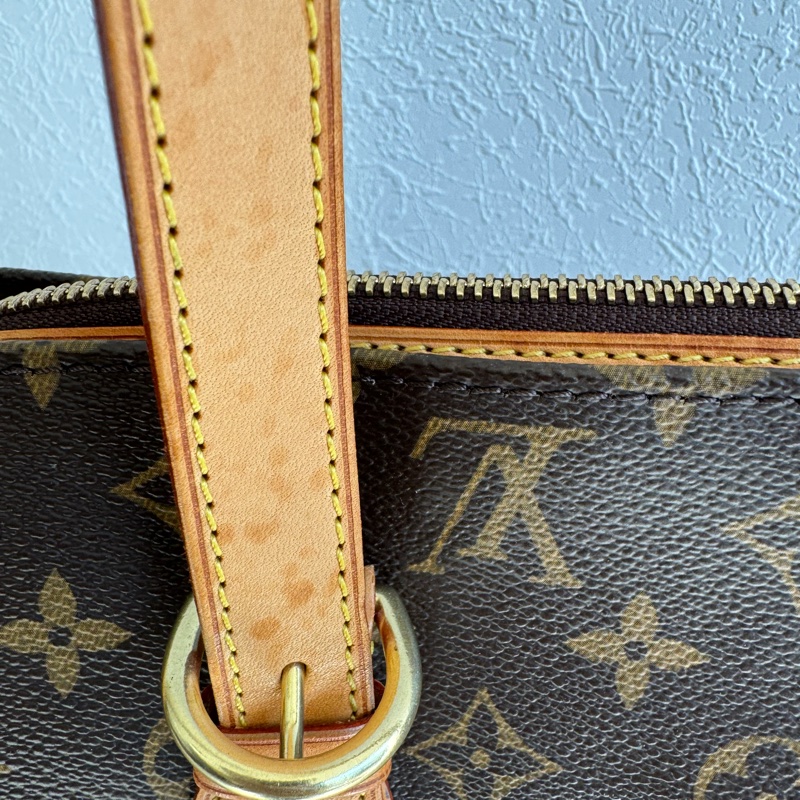 LV花紋雙小金球吊飾肩背包  少見特別款-26