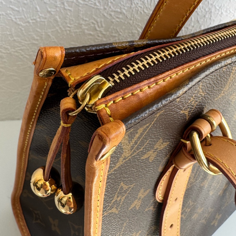 LV花紋雙小金球吊飾肩背包  少見特別款-30