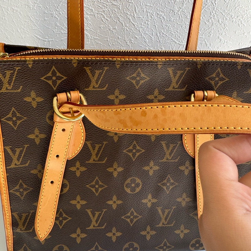 LV花紋雙小金球吊飾肩背包  少見特別款-34