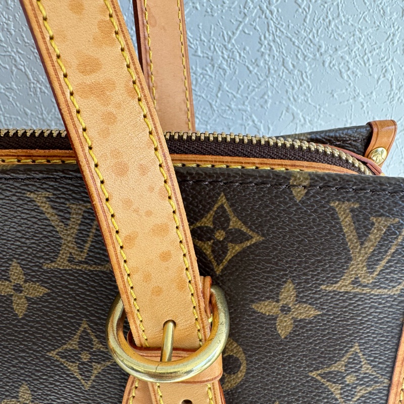 LV花紋雙小金球吊飾肩背包  少見特別款-39