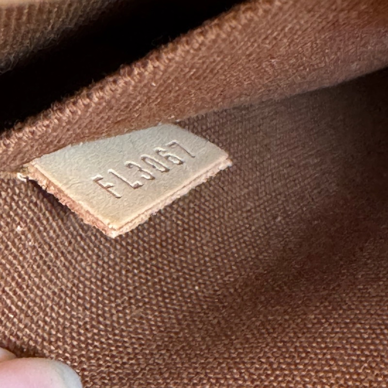 LV花紋雙小金球吊飾肩背包  少見特別款-52