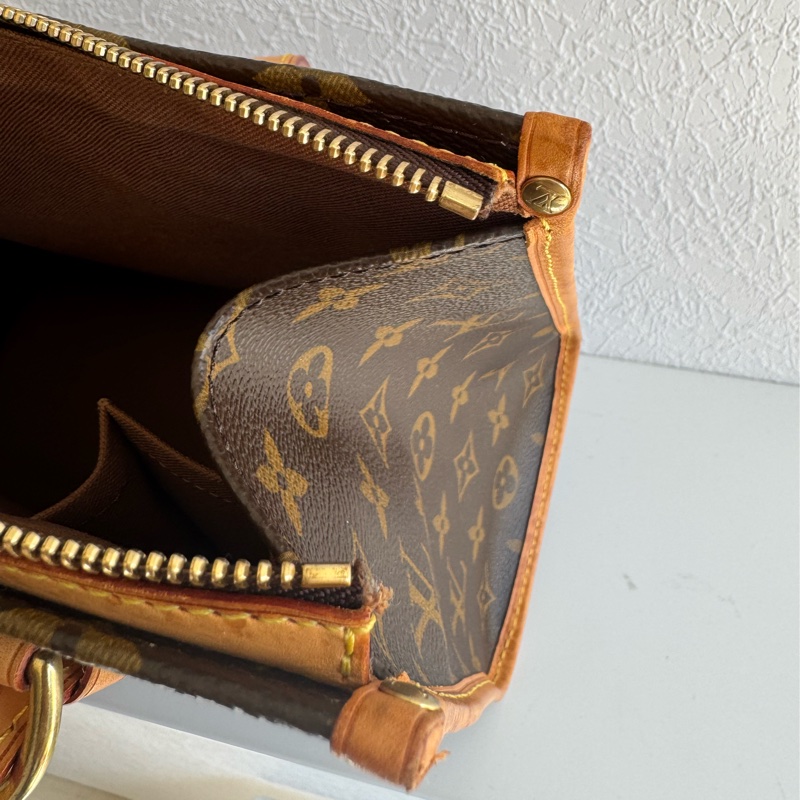 LV花紋雙小金球吊飾肩背包  少見特別款-54