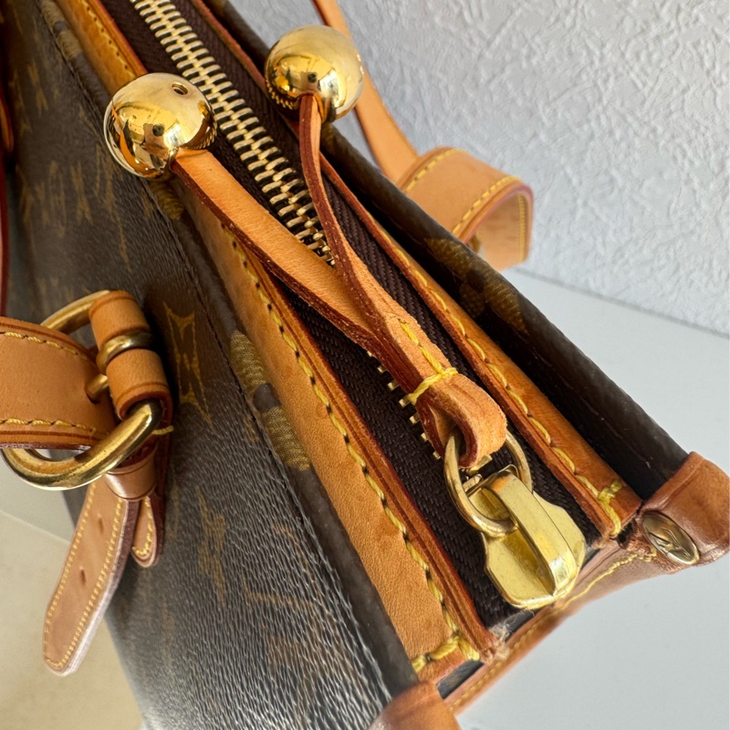 LV花紋雙小金球吊飾肩背包  少見特別款-57