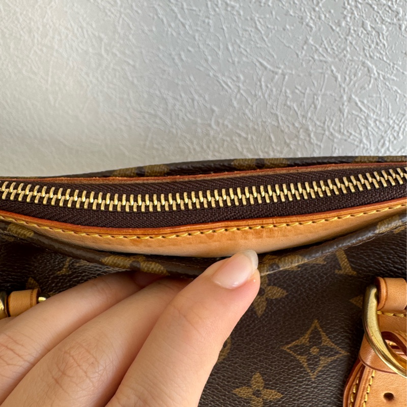 LV花紋雙小金球吊飾肩背包  少見特別款-72