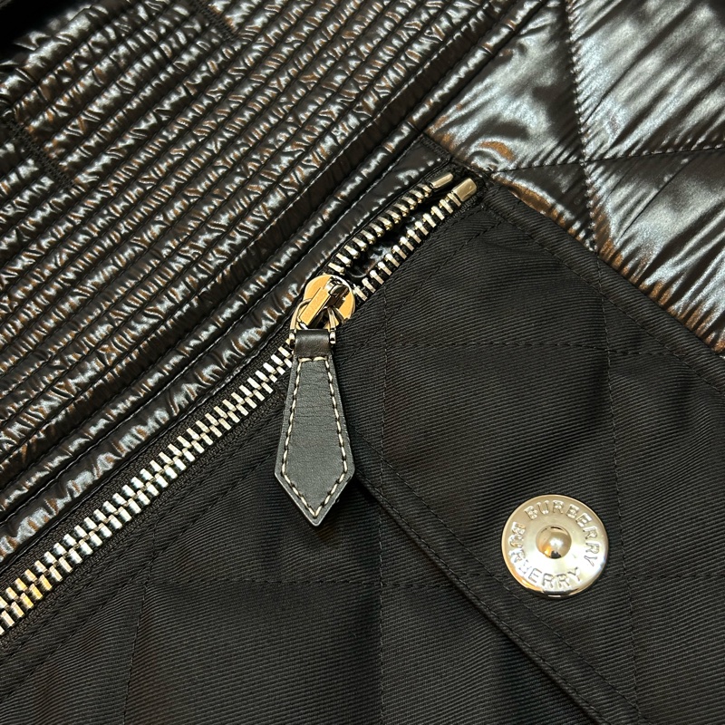 BURBERRY英國男款黑色絎縫拼接風衣44-8