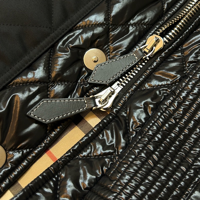 BURBERRY英國男款黑色絎縫拼接風衣44-10