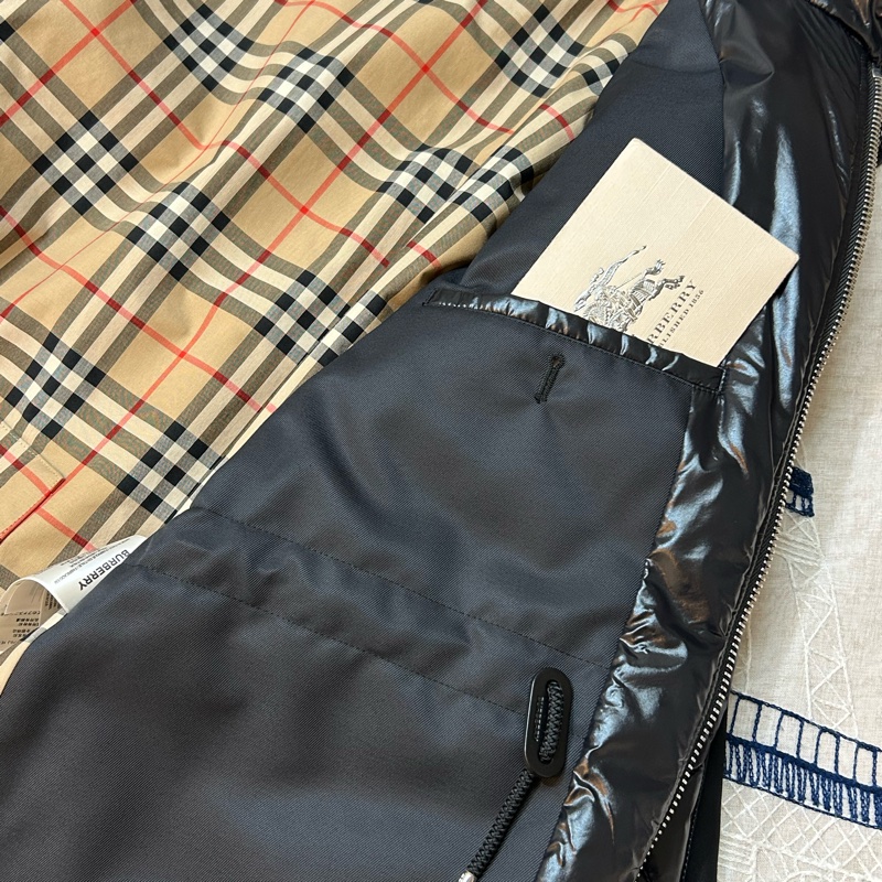 BURBERRY英國男款黑色絎縫拼接風衣44-16